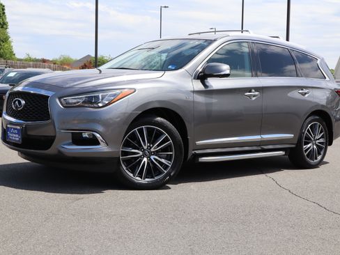 Used 2018 INFINITI QX60 w/ Premium Plus & Theater Pkgs AWD/4WD image 2