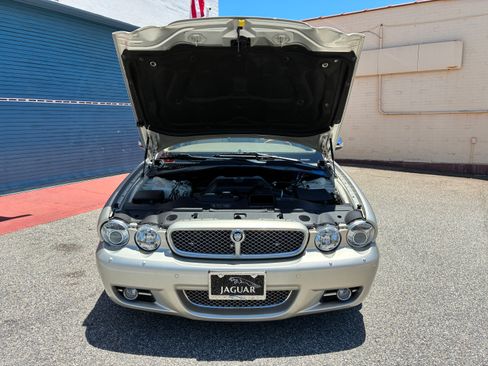 Used 2009 Jaguar XJ Vanden Plas RWD image 15