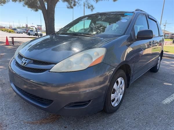 Used 2007 Toyota Sienna LE FWD Van 3.5L 6-Cyl image 1