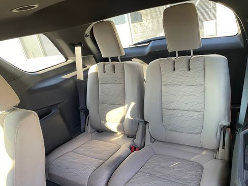 Used 2014 Ford Explorer image 11