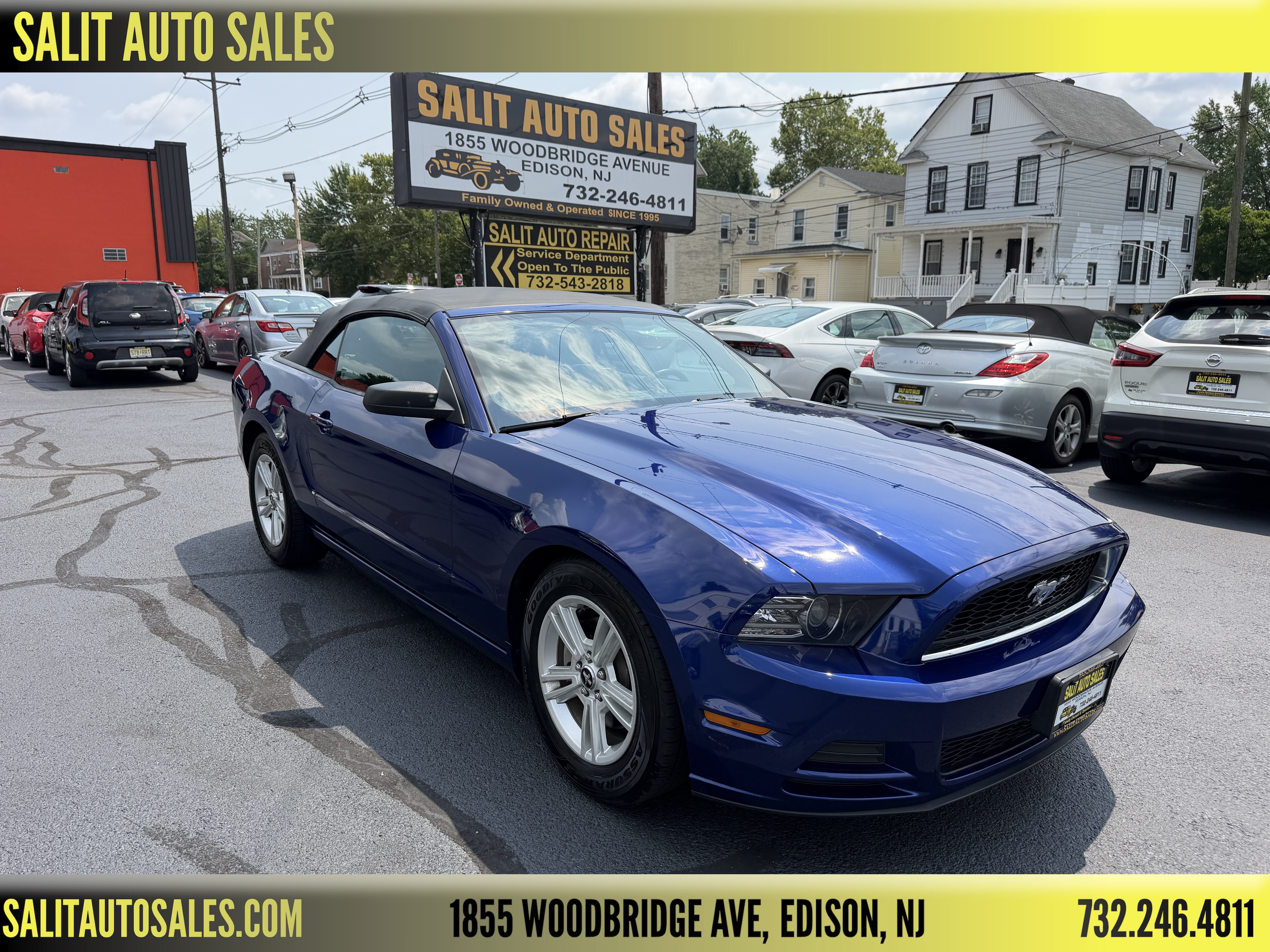 Used 2014 Ford Mustang Convertible RWD image 1