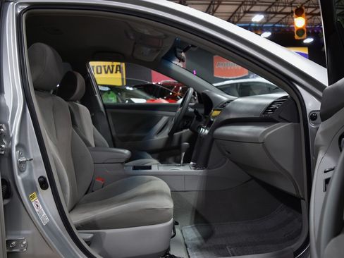 Used 2009 Toyota Camry LE image 20