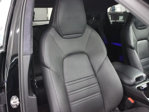 Used 2020 Porsche Cayenne Turbo Coupe AWD/4WD image 39