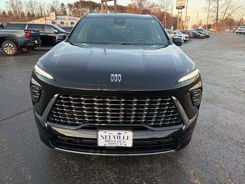 Used 2025 Buick Enclave Avenir image 8