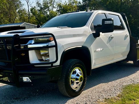 Used 2022 Chevrolet Silverado 3500 4x4 Crew Cab LT image 9