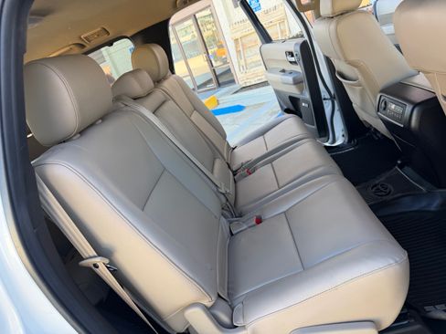 Used 2016 Toyota Sequoia Limited image 29