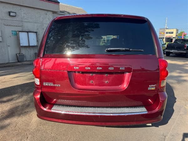 Used 2018 Dodge Grand Caravan GT FWD image 2