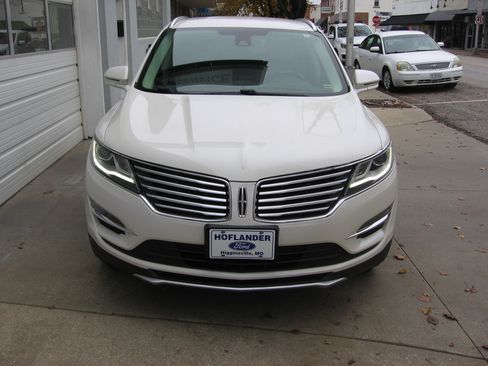 Used 2017 Lincoln MKC Select image 2