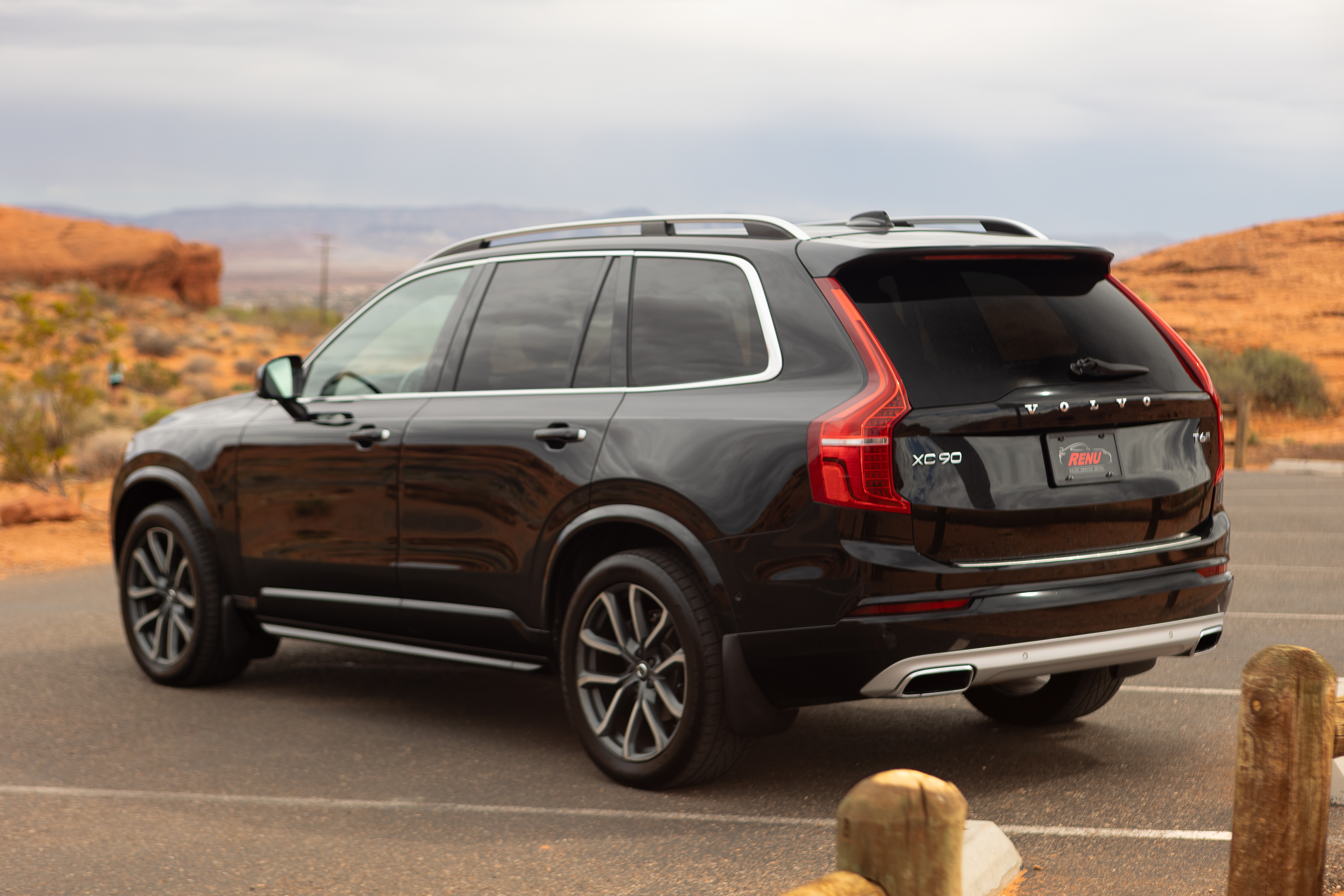 Used 2017 Volvo XC90 AWD T6 Momentum image 5