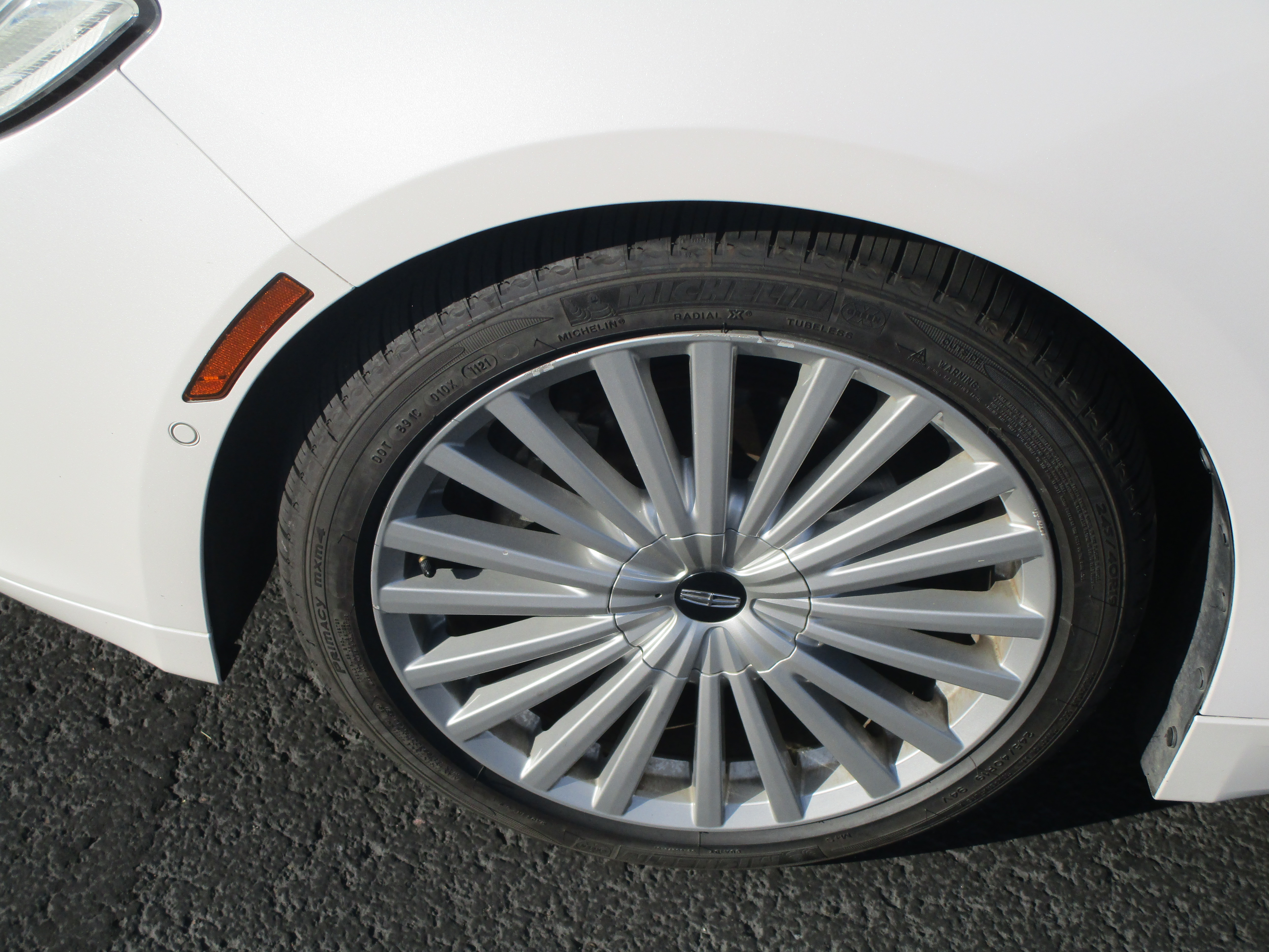 Used 2017 Lincoln MKZ Reserve FWD image 9