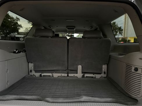 Used 2008 Chevrolet Suburban 4WD image 38