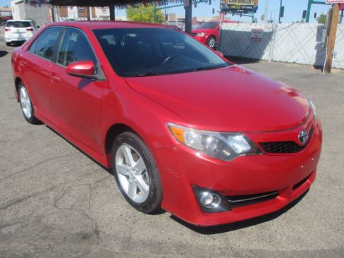 Used 2012 Toyota Camry SE image 12