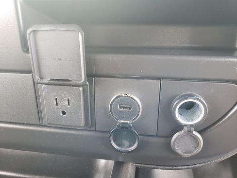 Used 2020 Chevrolet Express 2500 image 20