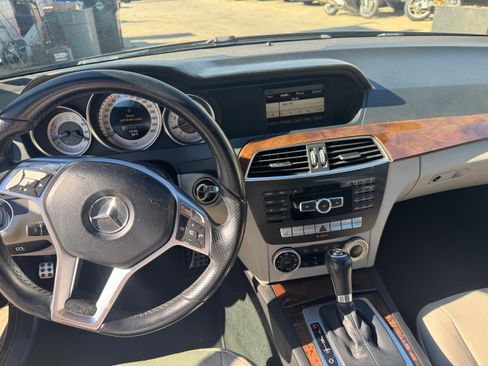 Used 2014 Mercedes-Benz C 250 Sport image 13