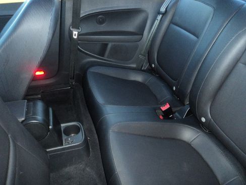 Used 2013 Volkswagen Beetle 2.5 image 8