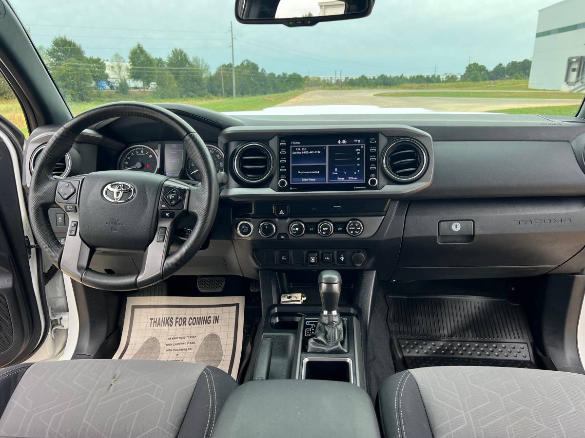 Used 2020 Toyota Tacoma TRD Sport AWD/4WD image 17