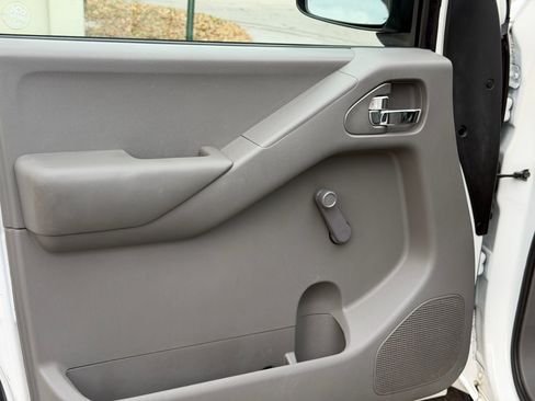 Used 2013 Nissan Frontier S image 9