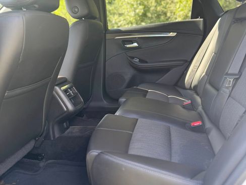 Used 2016 Chevrolet Impala LT image 11