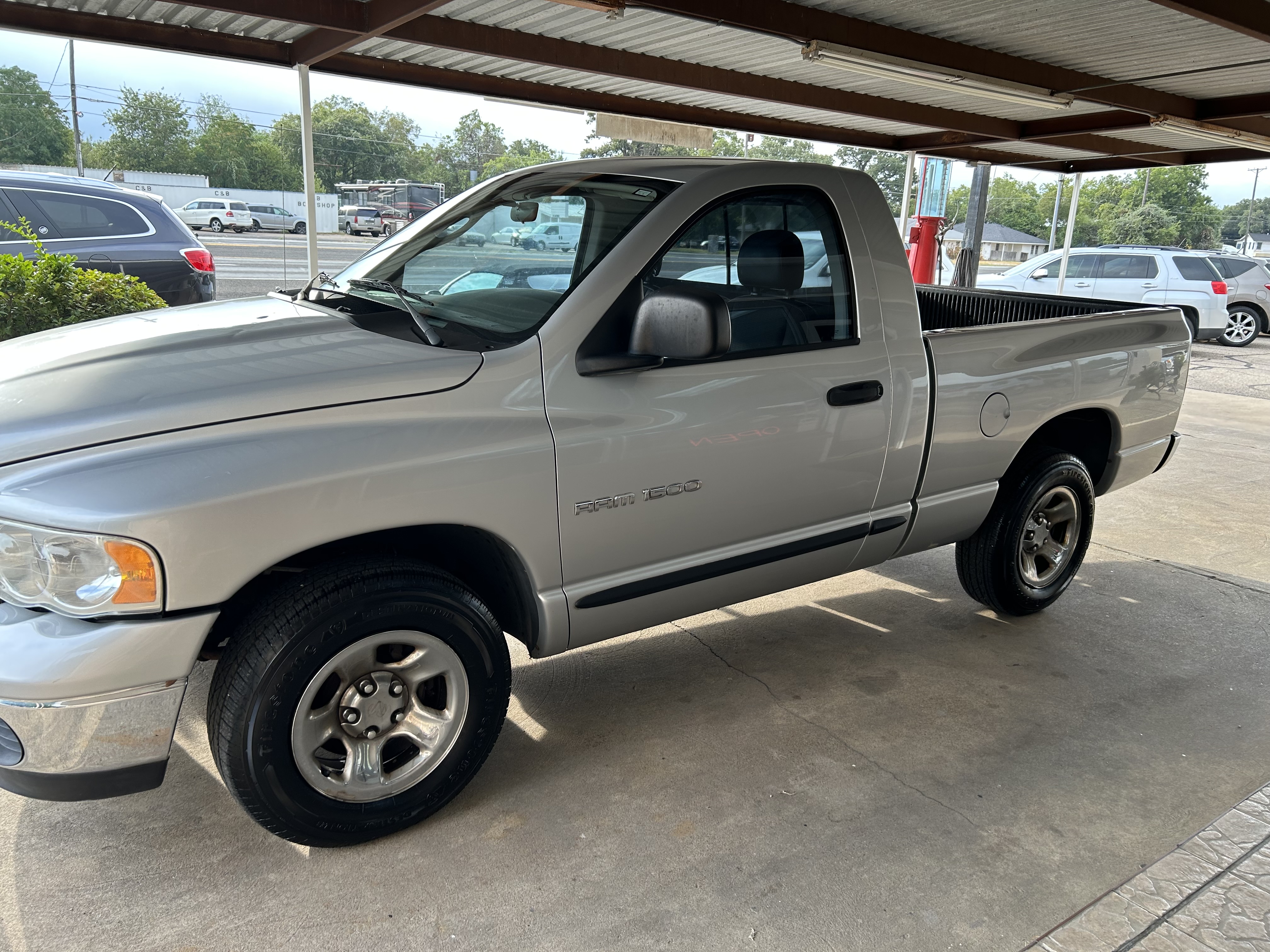 Used 2005 Dodge Ram 1500 Truck 2WD Regular Cab ST image 2