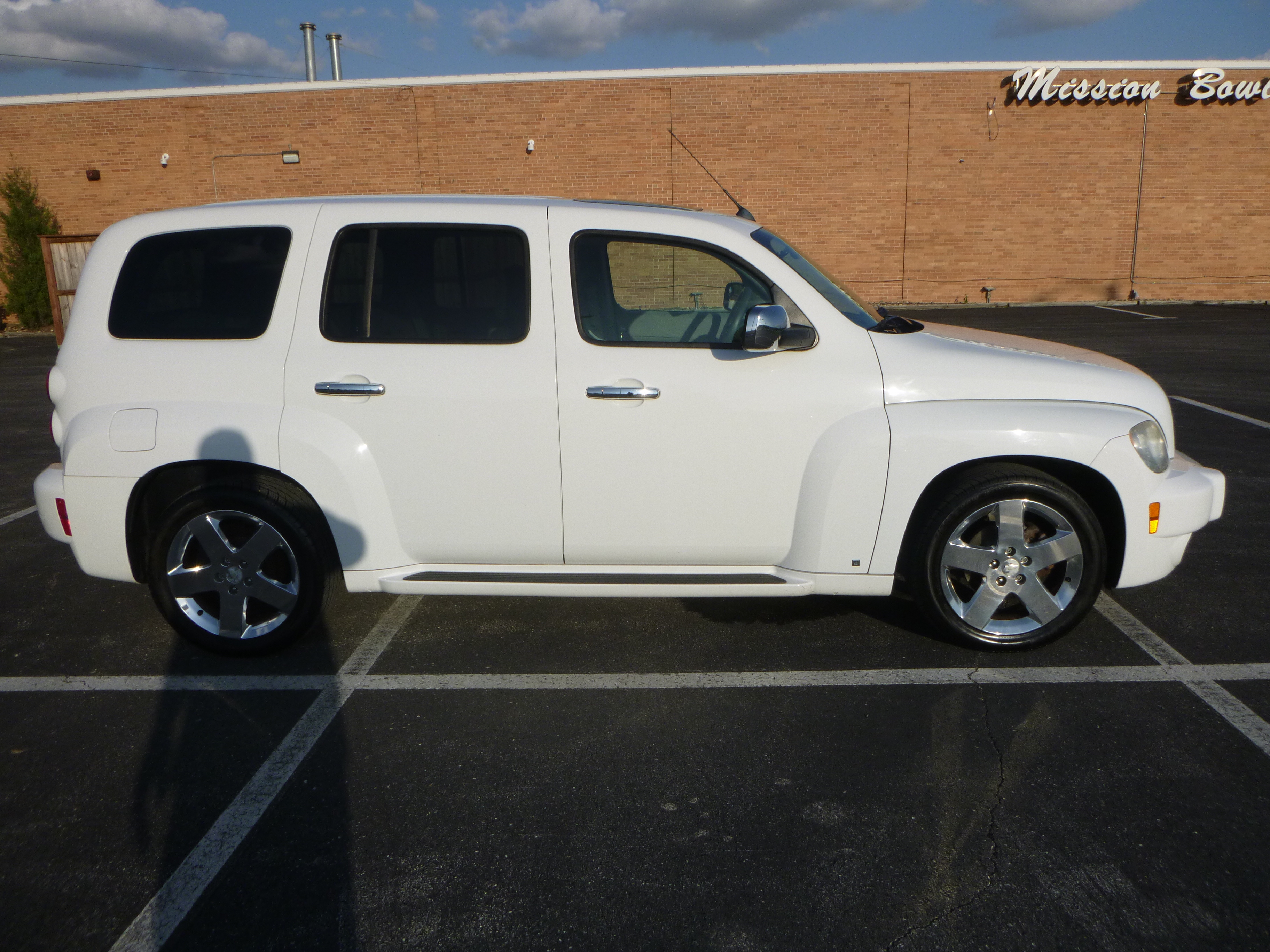 Used 2008 Chevrolet HHR LT w/ 2LT FWD image 5
