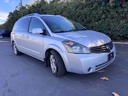 Used 2009 Nissan Quest image 1