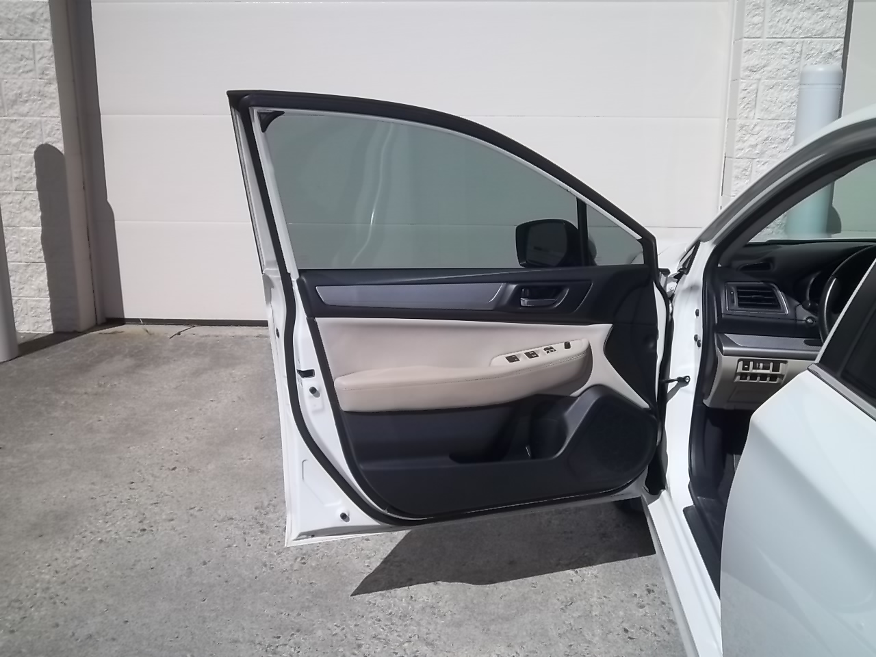 Used 2015 Subaru Legacy 2.5i Premium AWD/4WD image 17