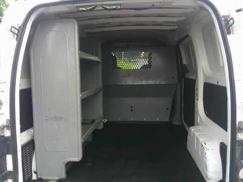 Used 2018 Nissan NV200 SV image 5