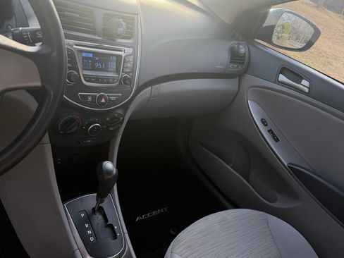 Used 2016 Hyundai Accent SE image 41