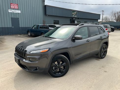 Used 2016 Jeep Cherokee High Altitude image 1