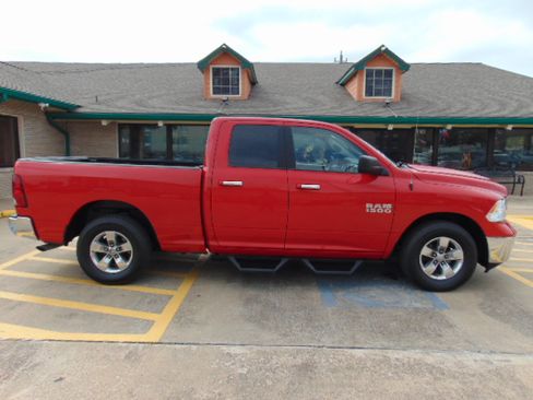 Used 2017 RAM 1500 SLT image 9