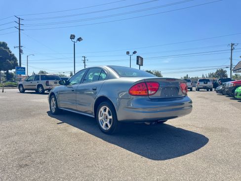 Used 2003 Oldsmobile Alero GLS Sedan FWD image 5