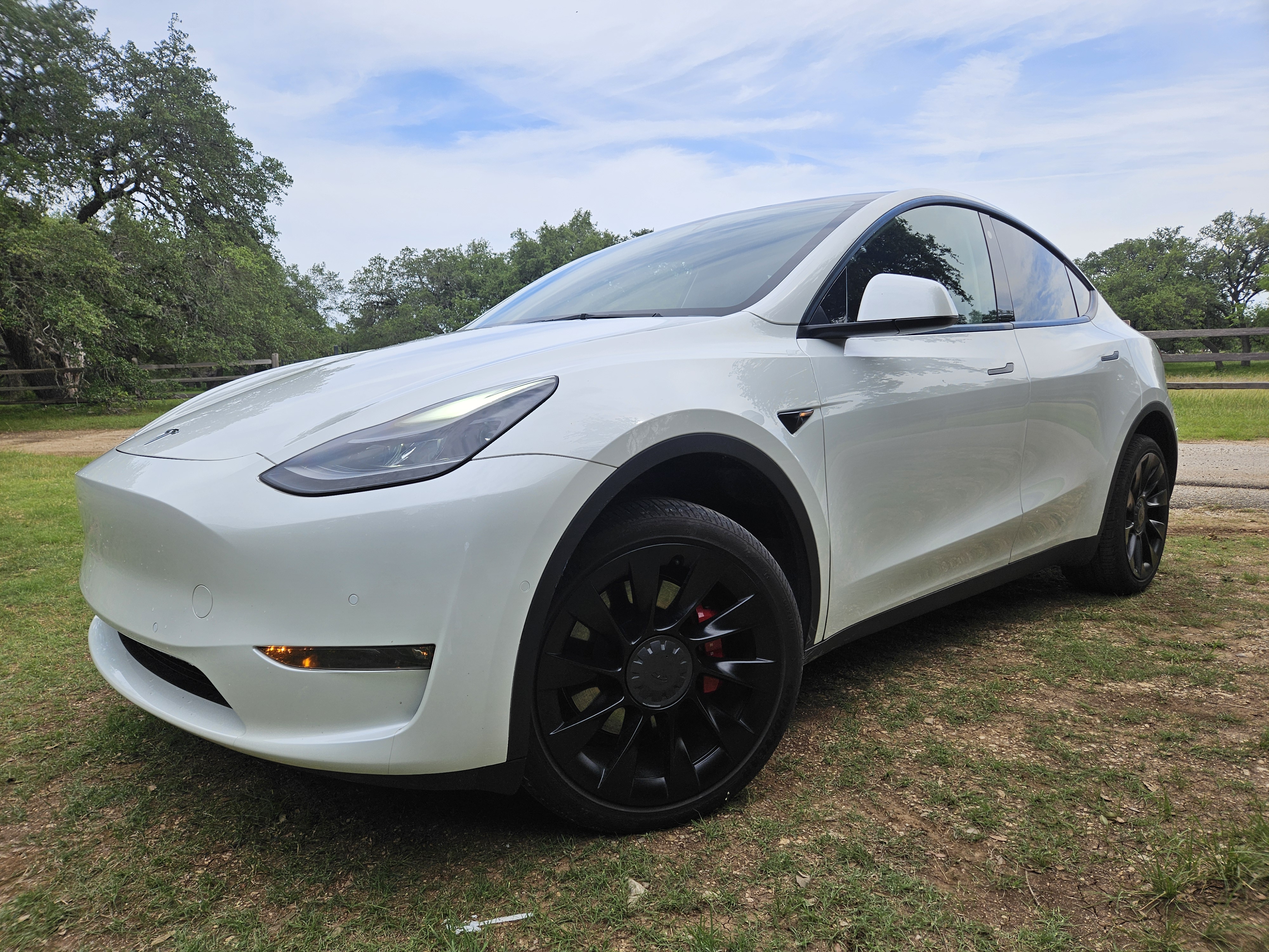 Used 2022 Tesla Model Y Performance AWD/4WD image 1