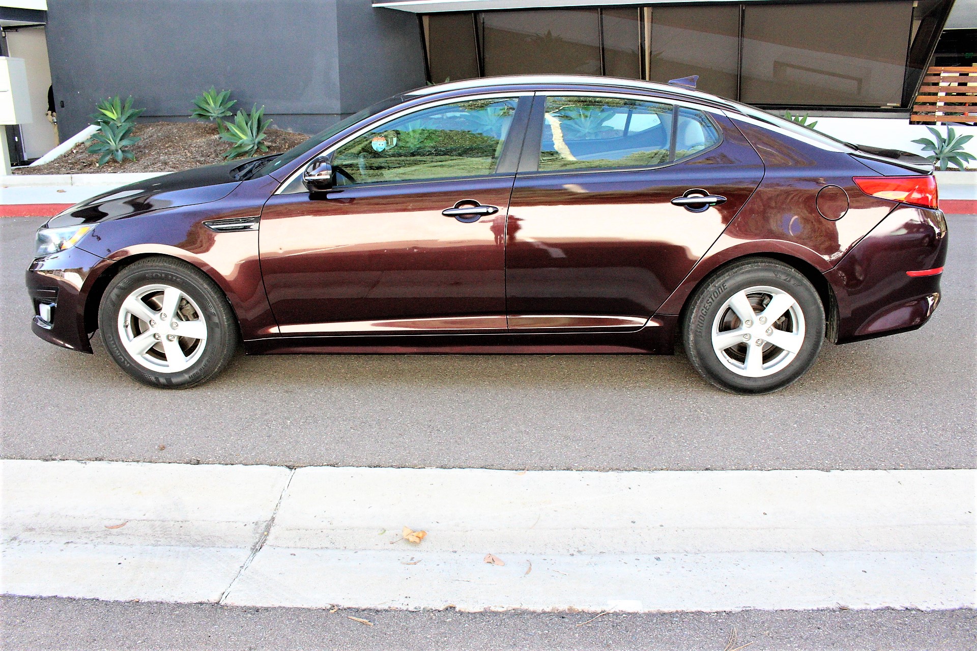 Used 2015 Kia Optima LX FWD image 5