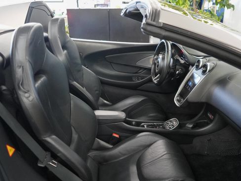 Used 2020 McLaren 570S image 79