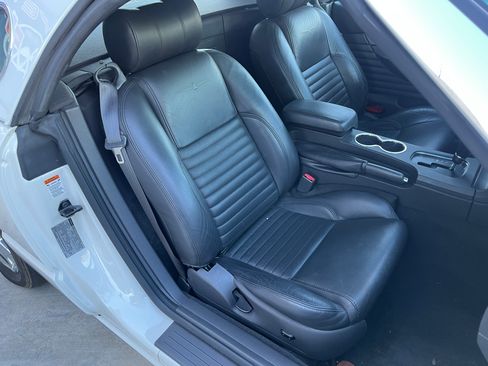 Used 2002 Ford Thunderbird image 28