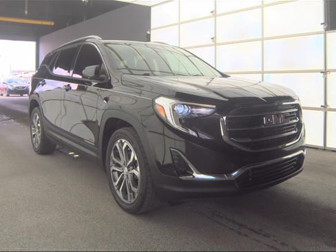 Used 2021 GMC Terrain AWD SLT image 3