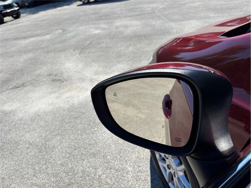 Used 2023 Chrysler Voyager LX image 18