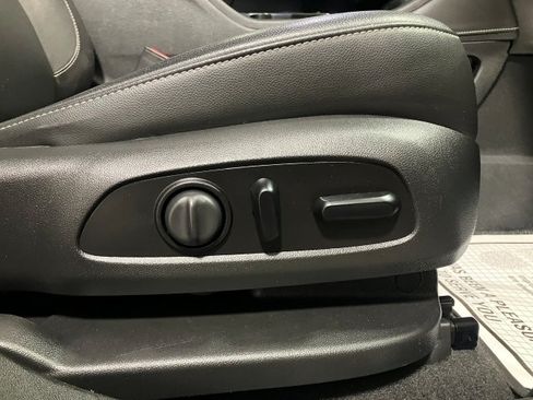 Used 2020 GMC Acadia SLT image 31