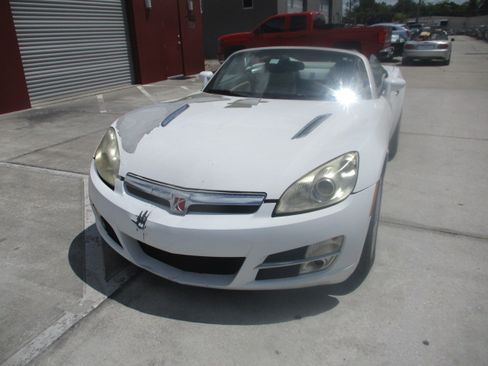 Used 2009 Saturn Sky image 14
