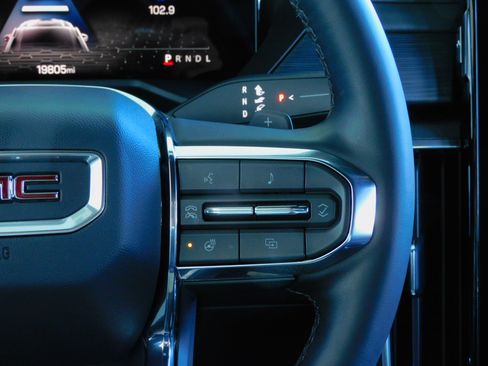 Used 2025 GMC Acadia Elevation image 27