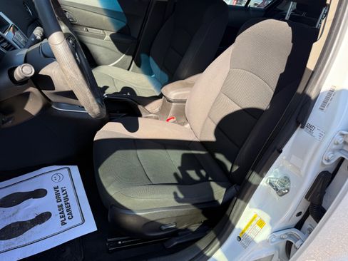 Used 2016 Chevrolet Cruze LT FWD image 7