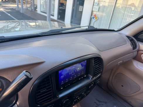 Used 2005 Toyota Sequoia SR5 image 36