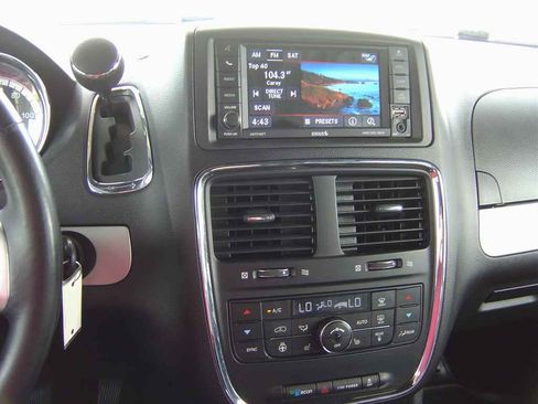 Used 2018 Dodge Grand Caravan GT image 8