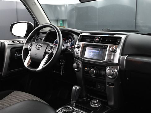 Used 2018 Toyota 4Runner SR5 image 46