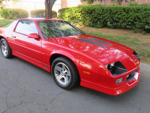 Used 1990 Chevrolet Camaro IROC-Z image 1