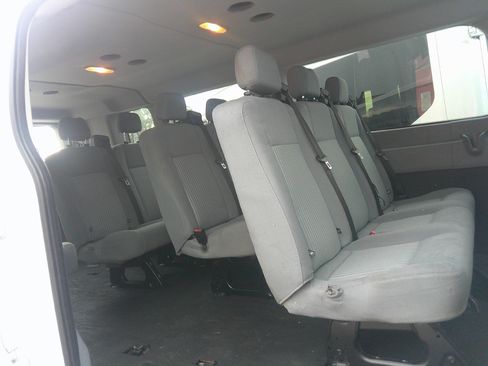 Used 2017 Ford Transit 350 XLT image 6