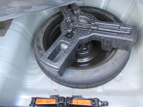 Used 2015 Nissan Sentra SV image 18