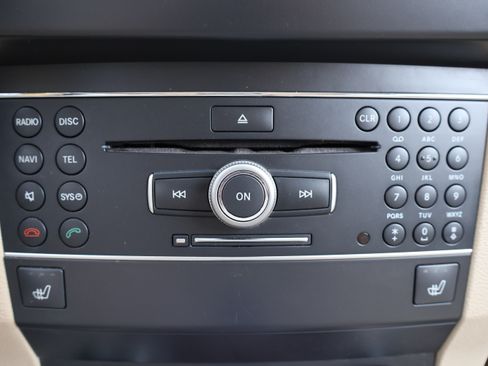 Used 2012 Mercedes-Benz GLK 350 image 21