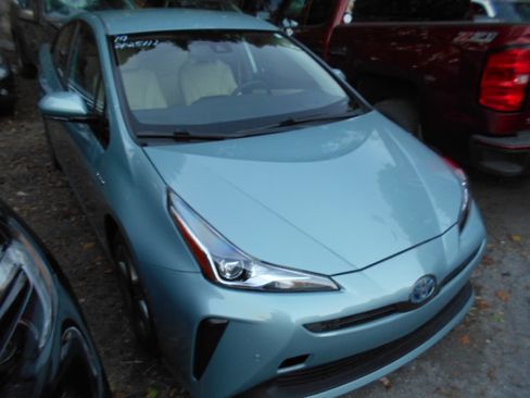 Used 2019 Toyota Prius Limited image 2