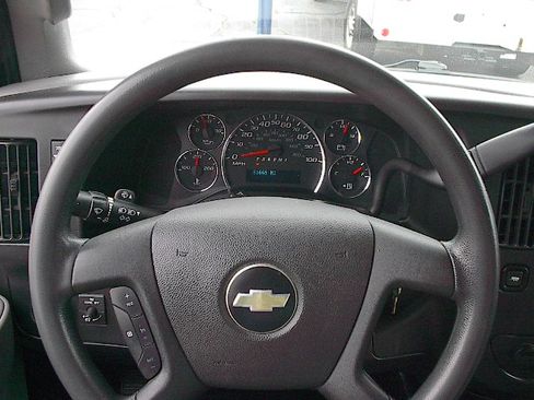 Used 2018 Chevrolet Express 3500 UNAVAIL RWD image 20